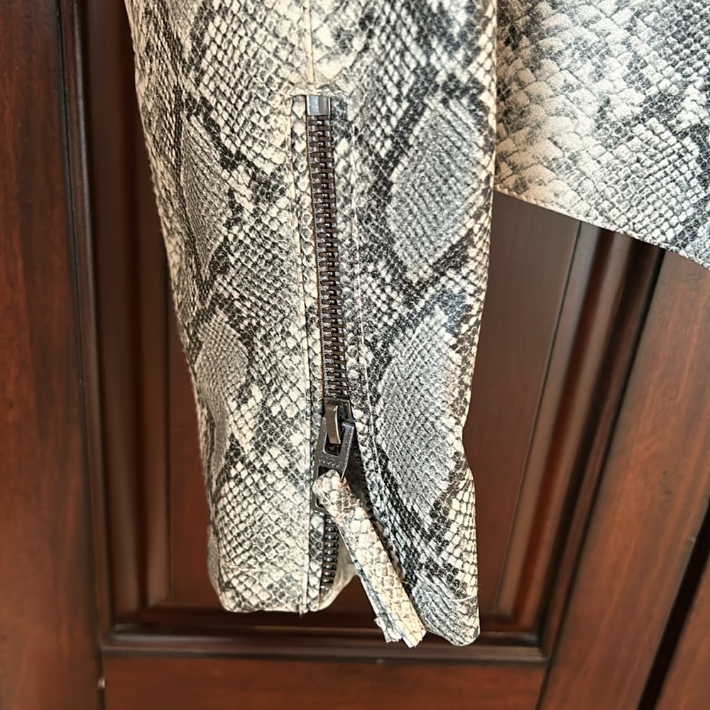 Snakeskin jacket - Picture 7 of 8